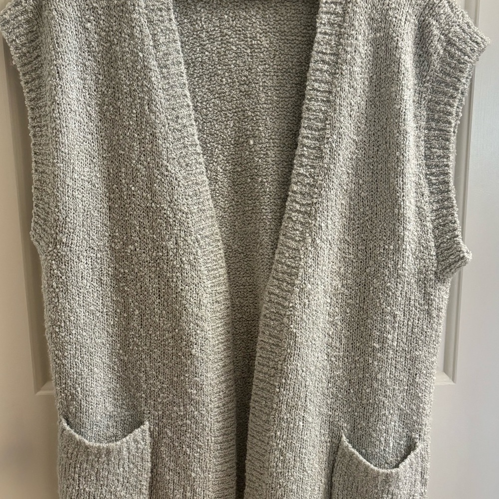 Elegant Gray Knit Cardigan Vest